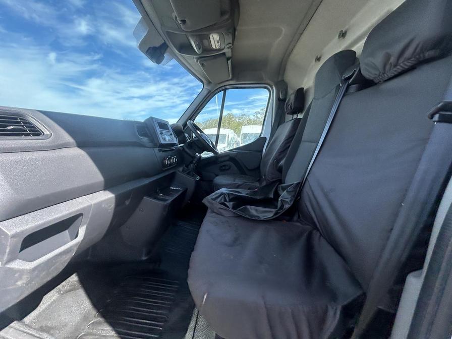 2022 Nissan Interstar – Model: Interstar Tekna dCi – YT22FJD