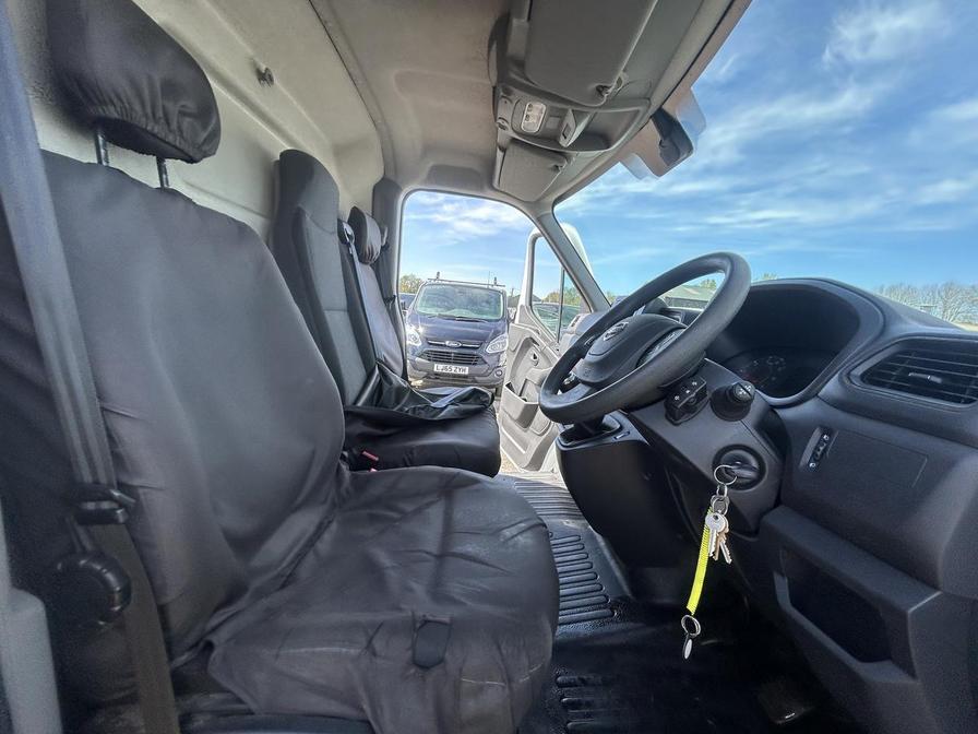 2022 Nissan Interstar – Model: Interstar Tekna dCi – YT22FJD