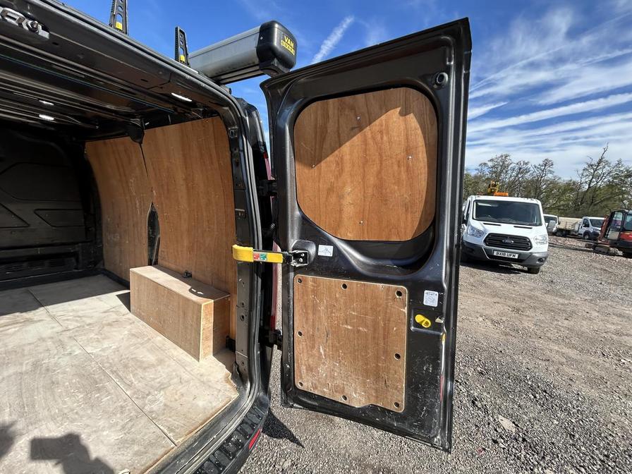 2015 Ford Transit Custom – Model: Transit Custom 290 Ltd E-Tech – LJ65ZYH