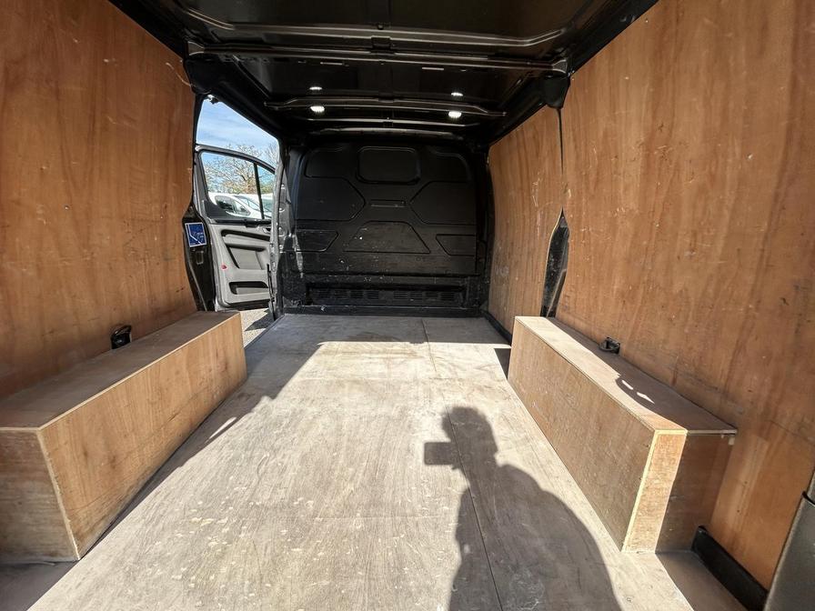 2015 Ford Transit Custom – Model: Transit Custom 290 Ltd E-Tech – LJ65ZYH