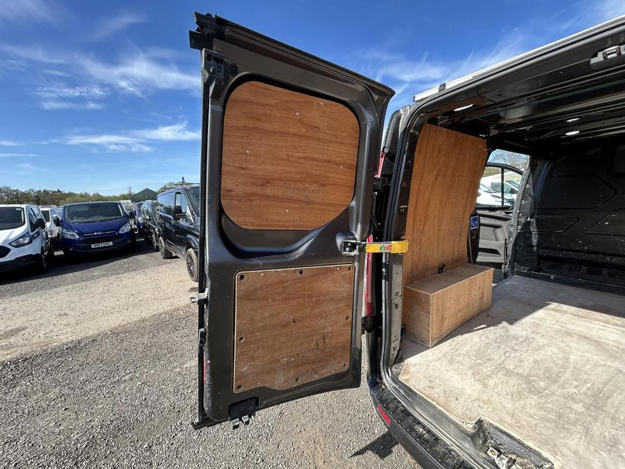 2015 Ford Transit Custom – Model: Transit Custom 290 Ltd E-Tech – LJ65ZYH