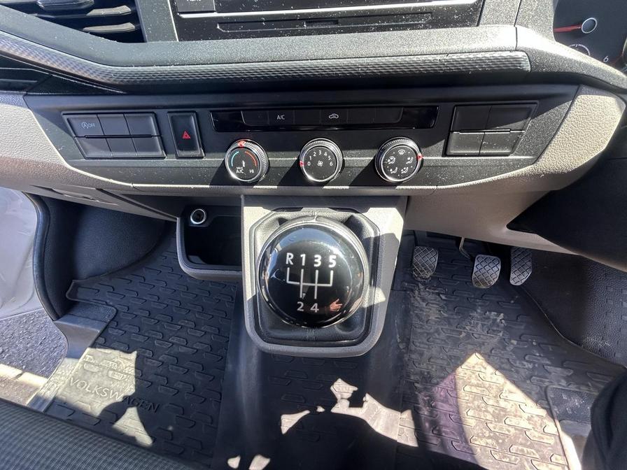 2020 Volkswagen Transporter – Model: Transporter T28 Startline TDI – GF70WVG