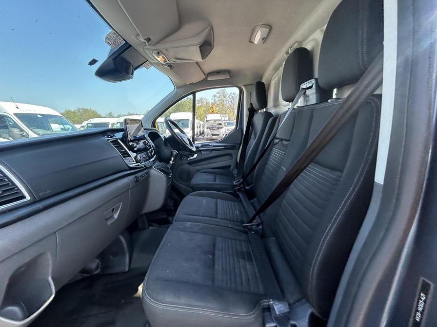 2022 Ford Transit Custom – Model: Transit Custom 300 Limited EcoBlue – MF22VWA