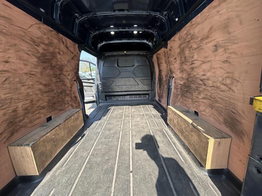 2022 Ford Transit Custom – Model: Transit Custom 300 Limited EcoBlue – MF22VWA