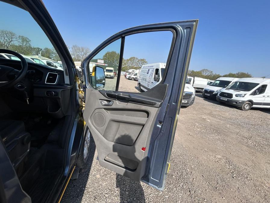 2022 Ford Transit Custom – Model: Transit Custom 300 Limited EcoBlue – MF22VWA