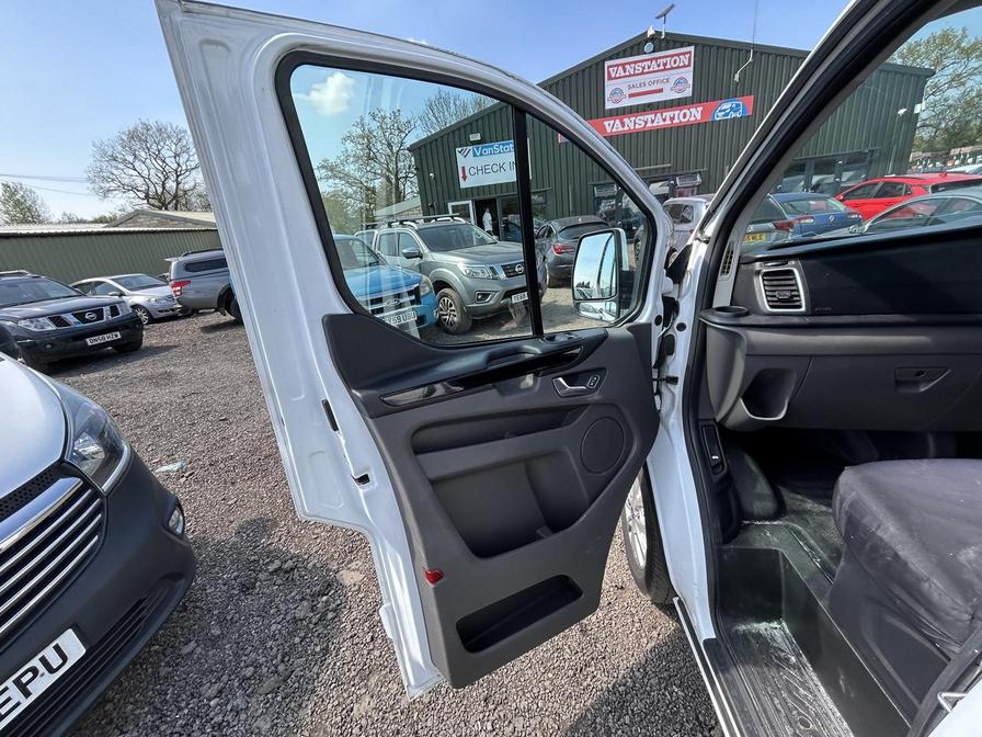 2018 Ford Transit Custom – Model: Transit Custom 300 Limited – CT18CTE