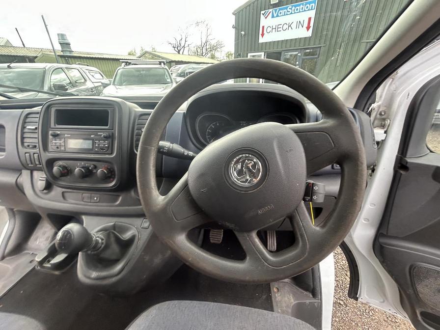 2016 Vauxhall Vivaro – Model: Vivaro  2700 CDTI – KT65WOB