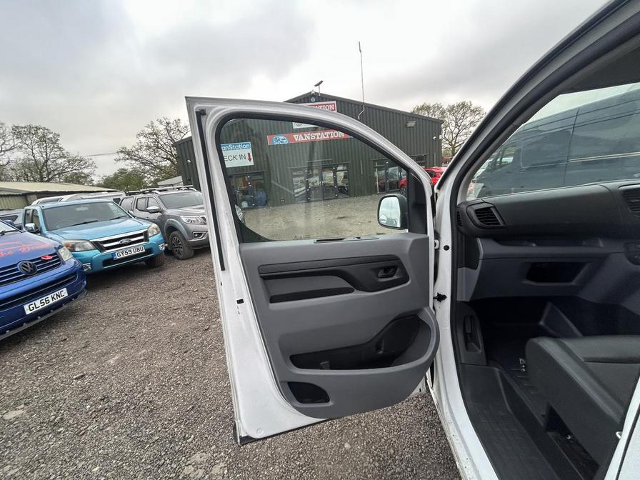2019 Toyota Proace – Model: Proace Icon – GP19SOJ