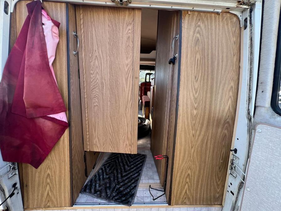 1990   – Model:  – G943NYC