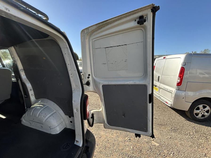 2008 Volkswagen Transporter – Model: Transporter T32 102 TDI SWB – SF58EPL