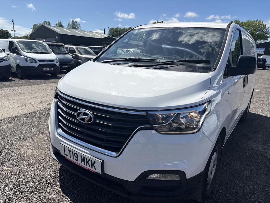 2019 Hyundai iLoad – Model: iLoad SE CRDi – LT19MKK