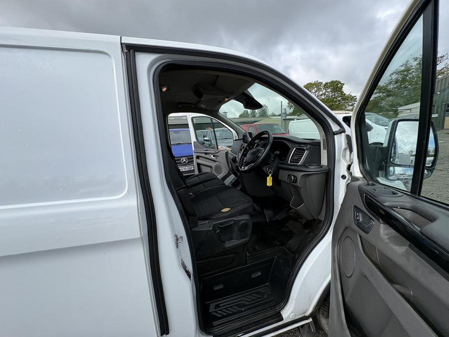 2019 Ford Transit Custom – Model: Transit Custom 280 Limited EcoBlue – RE69LFM