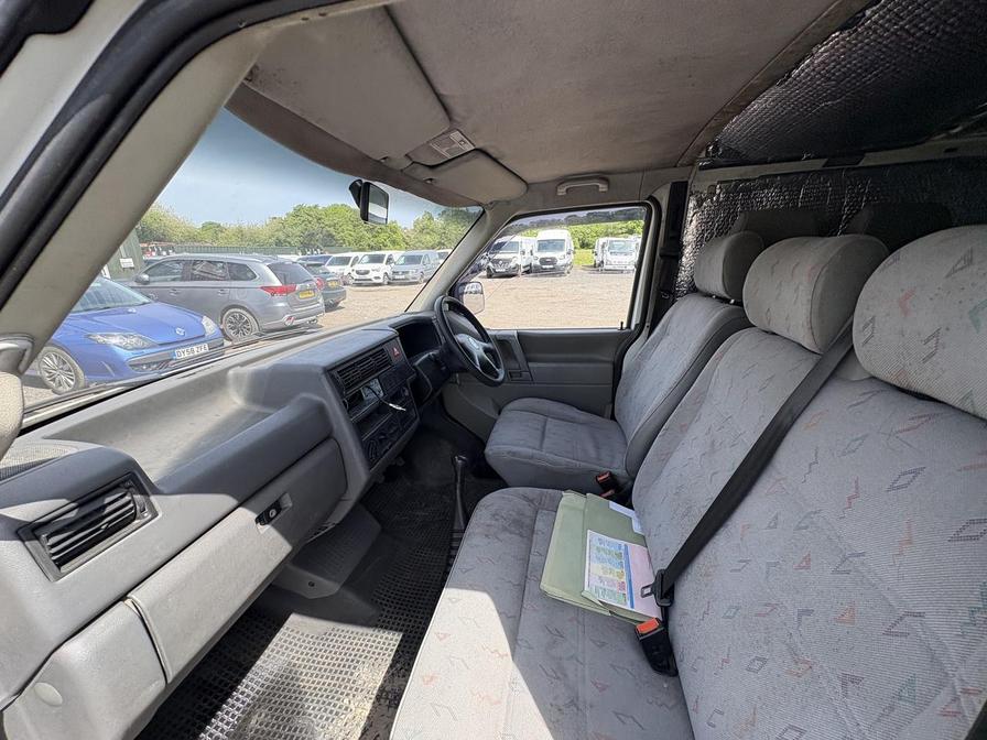 2002 Volkswagen Transporter – Model: 1200 TDI LWB – CU02JBX