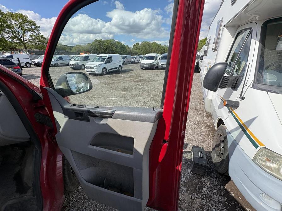 2012 Volkswagen Transporter – Model: Transporter T28 102 TDI SWB – RO12KGU