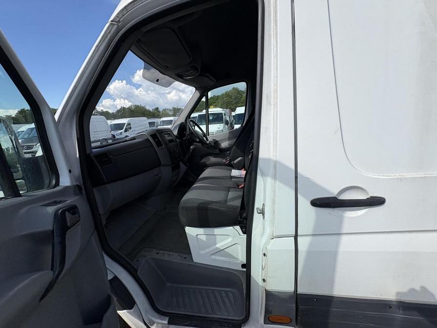 2014 Volkswagen Crafter – Model: Crafter CR35 Startline TDI BlueMotion Technology LWB – FL64UXN