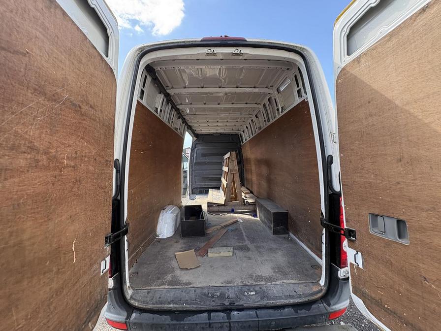 2014 Volkswagen Crafter – Model: Crafter CR35 Startline TDI BlueMotion Technology LWB – FL64UXN