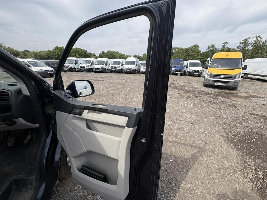 2016 Volkswagen Transporter – Model: Transporter T28 Highline TDI BlueMotion Technology – GJ66JJU