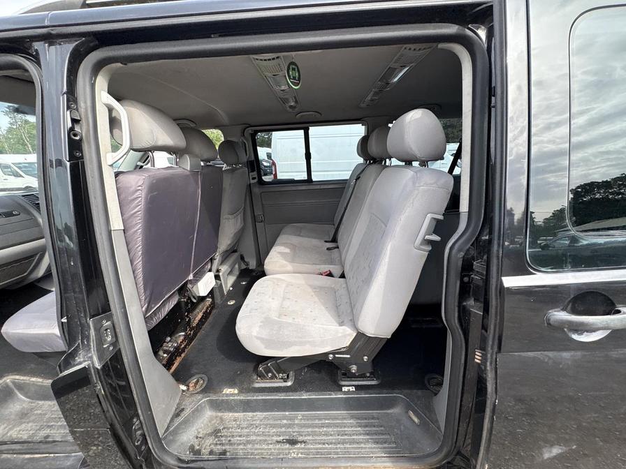 2009 Volkswagen Transporter – Model: Transporter Shuttle SE130 LWB – RO09UKM