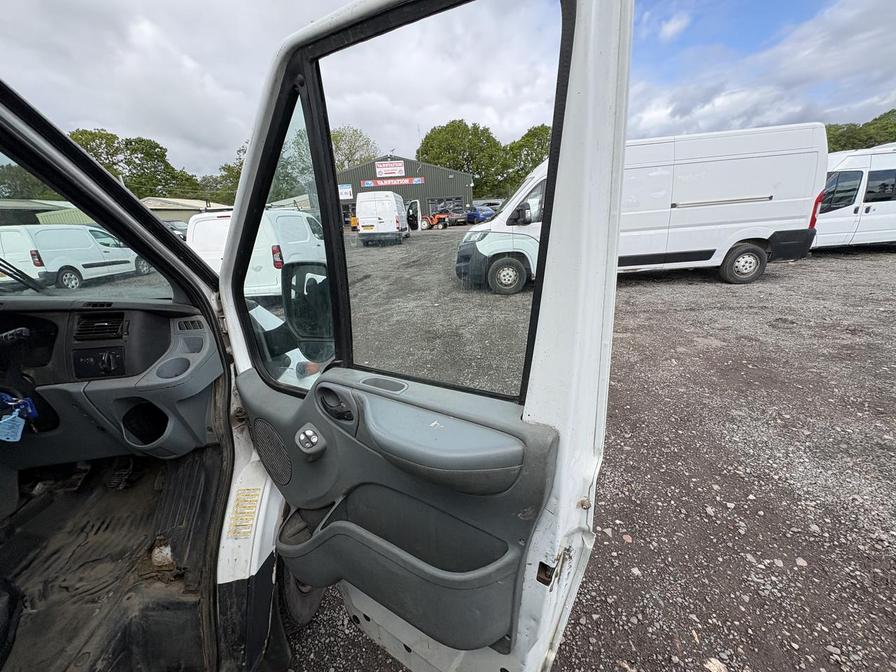 2011 Ford Transit – Model: Transit 100 T350 LWB Double Cab RWD – NJ11UJS