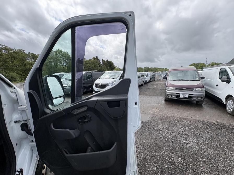 2020 Renault Master – Model: Master 35 MWB – FN20BVX