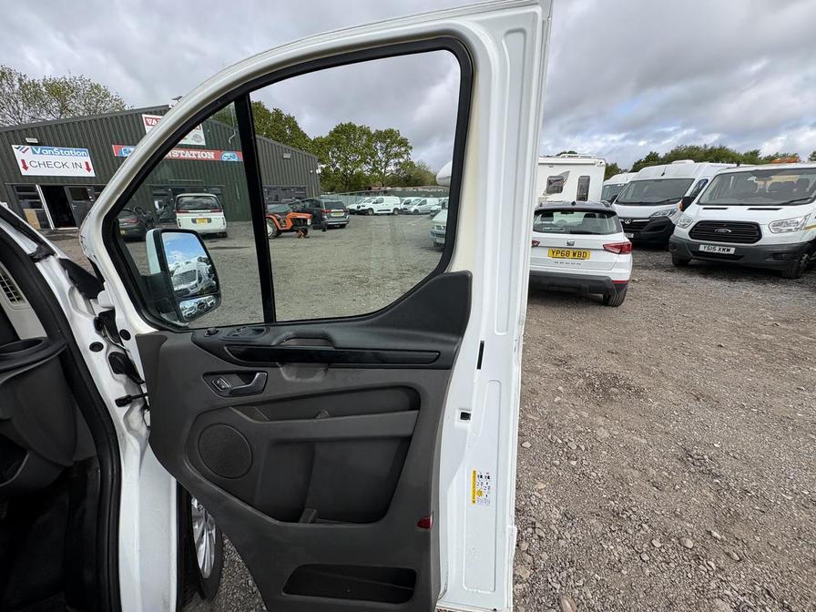 2019 Ford Transit Custom – Model: Transit Custom 280 Limited EcoBlue – RE69LFM