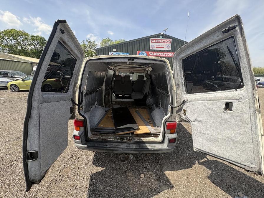 2002 Volkswagen Transporter – Model: 1200 TDI LWB – CU02JBX