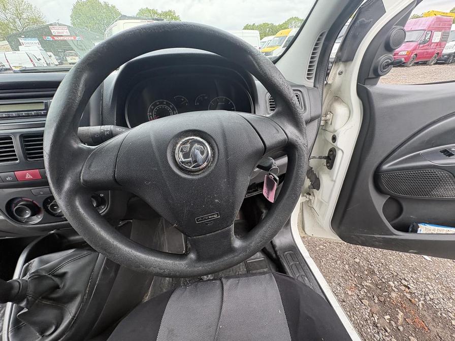 2015 Vauxhall Combo – Model: Combo 2000 L1H1 CDTi S/S ecoFLEX – FV65DBU