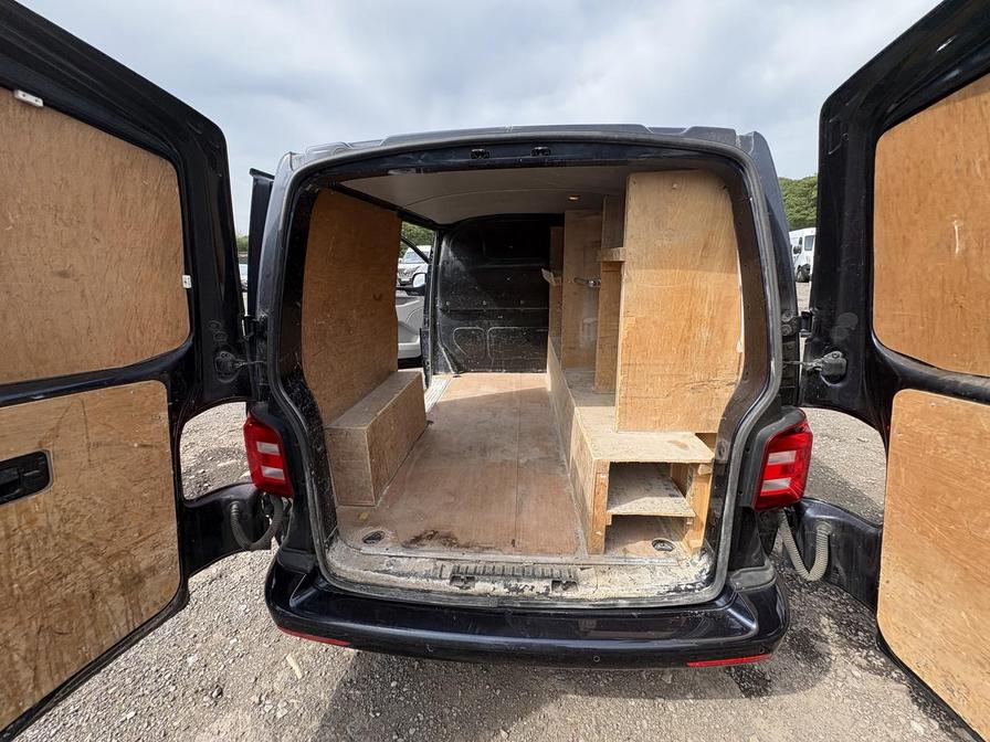 2016 Volkswagen Transporter – Model: Transporter T28 Highline TDI BlueMotion Technology – GJ66JJU