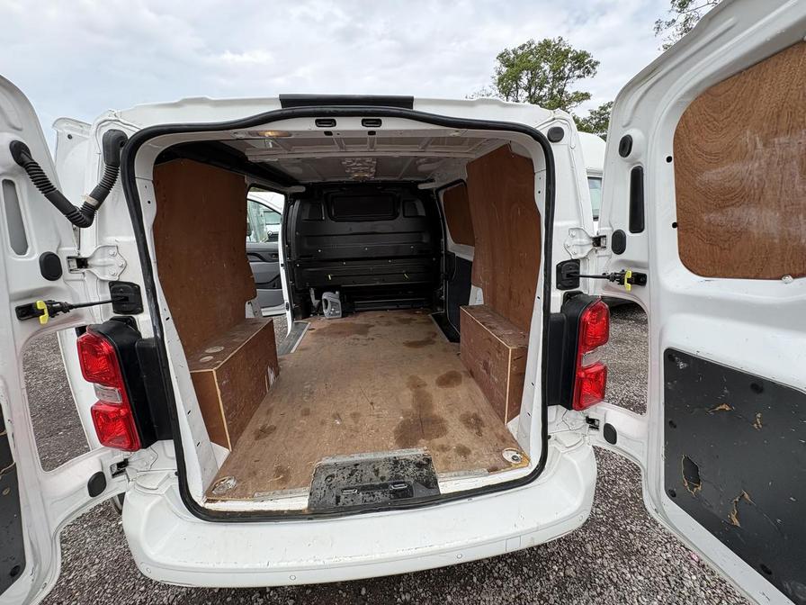 2020 Vauxhall Vivaro – Model: Vivaro 2700 Sportive S/S – DU20SVE