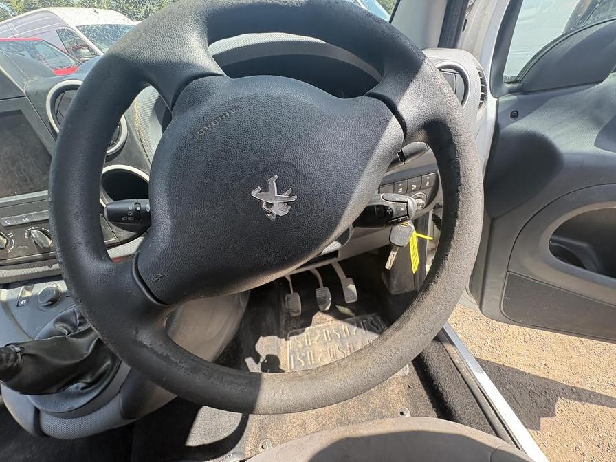 2016 Peugeot Partner – Model: Partner Professional L1 Blue HDi – MD16XPR