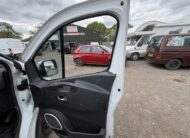 2016 Vauxhall Vivaro – Model: Vivaro  2900 Sportive CDTi – DS16DCE