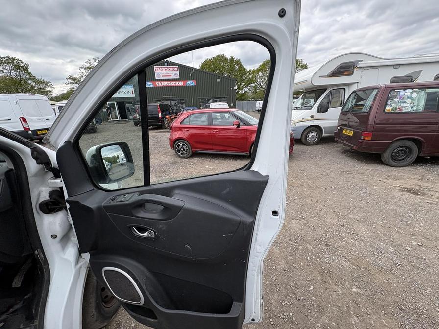 2016 Vauxhall Vivaro – Model: Vivaro  2900 Sportive CDTi – DS16DCE
