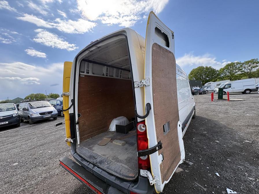 2014 Volkswagen Crafter – Model: Crafter CR35 Startline TDI BlueMotion Technology LWB – FL64UXN
