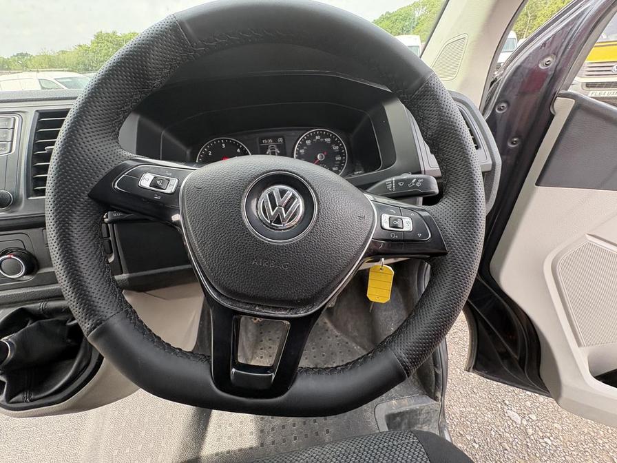 2016 Volkswagen Transporter – Model: Transporter T28 Highline TDI BlueMotion Technology – GJ66JJU