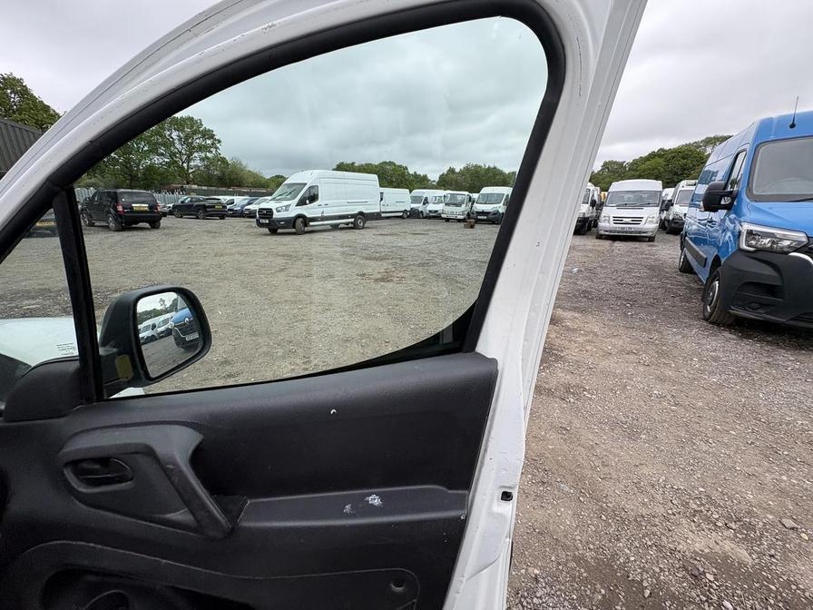 2015 Citroen Berlingo – Model: Berlingo 750 LX HDi – PN65WDM