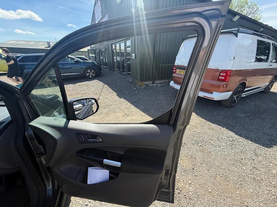 2019 Ford Transit Connect – Model: Transit Connect 240 Limited TDCi Auto – BM19XDF