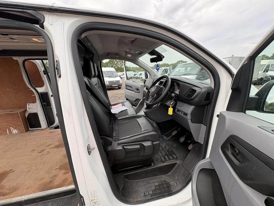 2020 Vauxhall Vivaro – Model: Vivaro 2700 Sportive S/S – DU20SVE