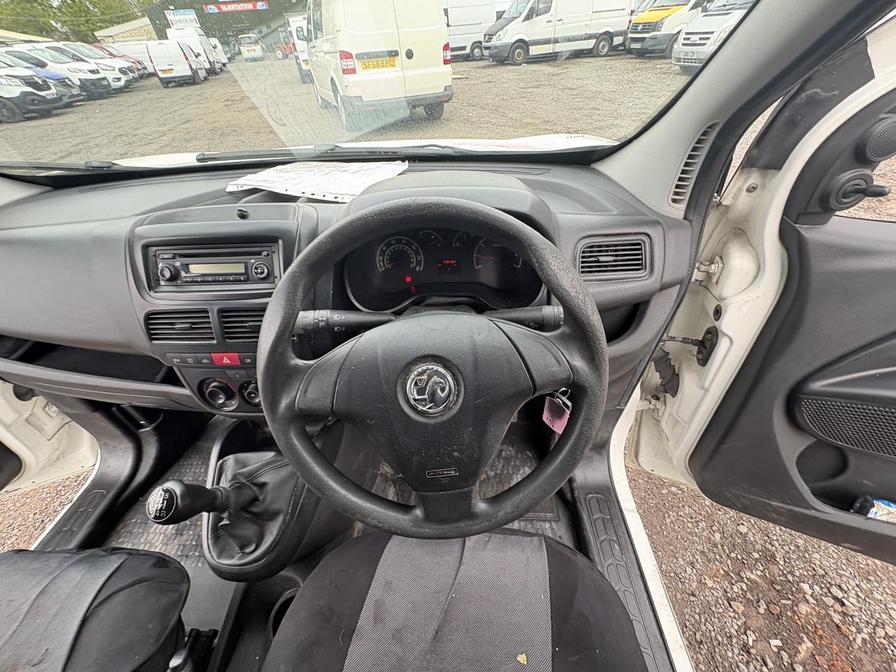 2015 Vauxhall Combo – Model: Combo 2000 L1H1 CDTi S/S ecoFLEX – FV65DBU