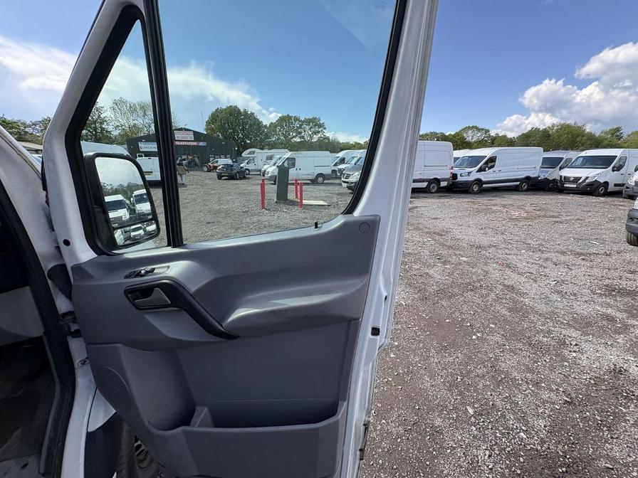 2014 Volkswagen Crafter – Model: Crafter CR35 Startline TDI BlueMotion Technology LWB – FL64UXN