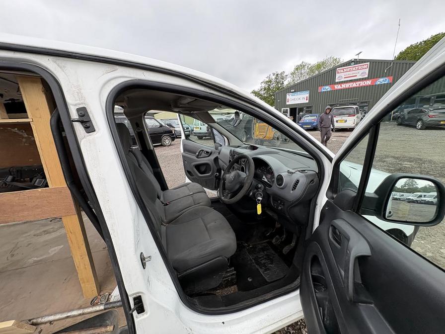 2015 Citroen Berlingo – Model: Berlingo 750 LX HDi – PN65WDM