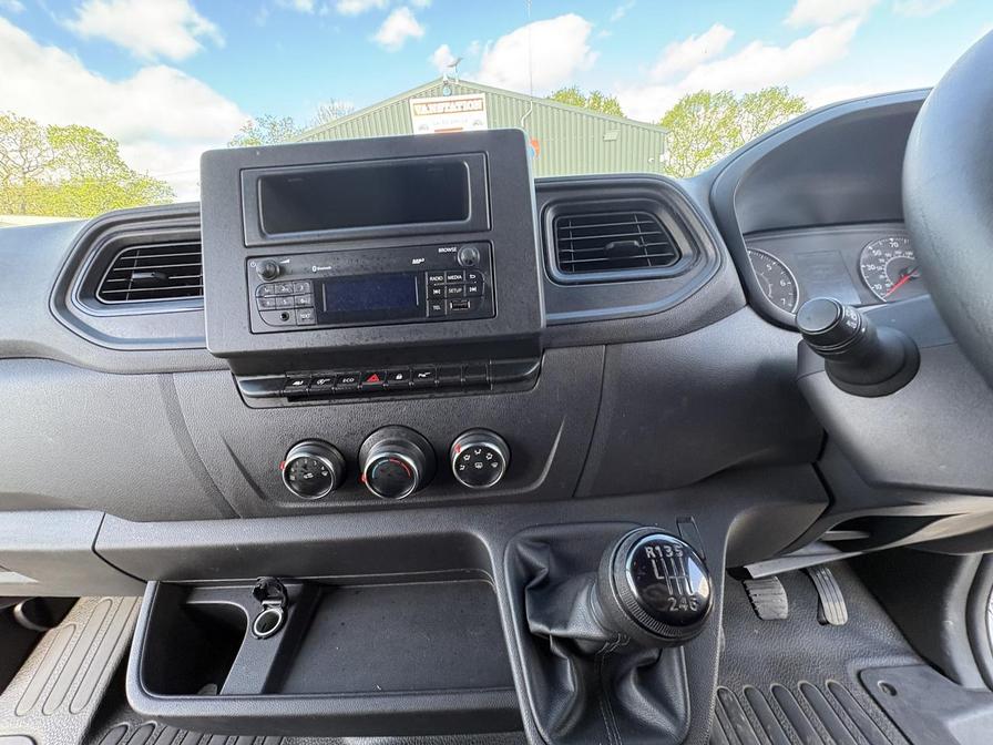 2022 Renault Master – Model: Master LH35 Business Blue dCi – YR72WTG