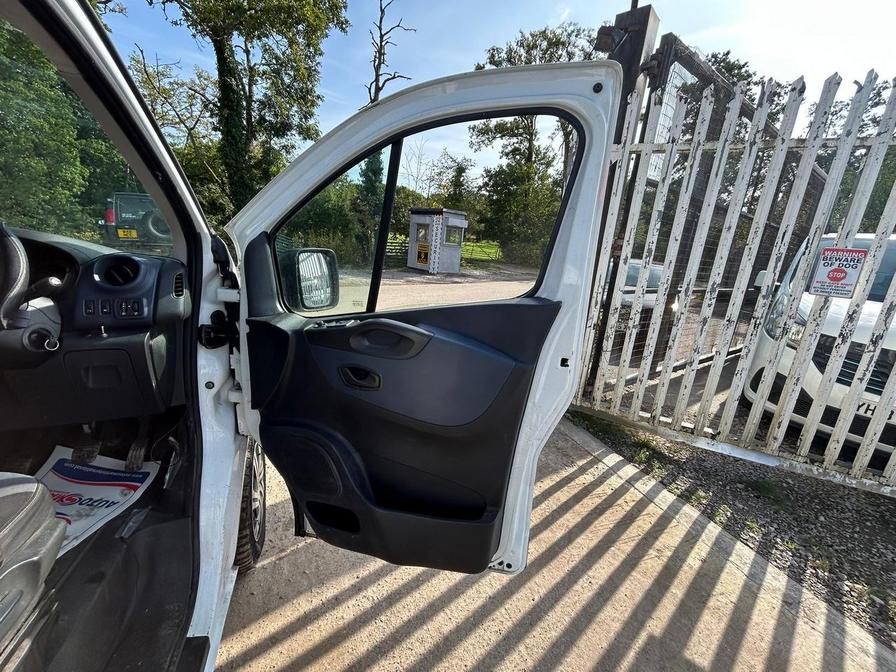2017 Vauxhall Vivaro – Model: Vivaro  2700 CDTI – ML67HTZ