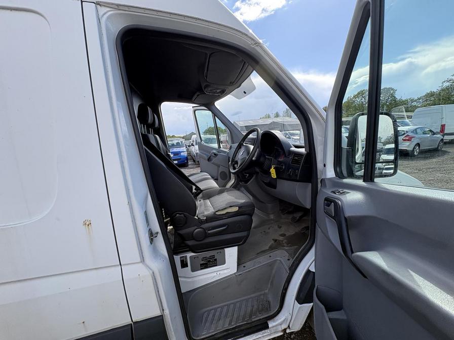 2014 Volkswagen Crafter – Model: Crafter CR35 Startline TDI BlueMotion Technology LWB – FL64UXN