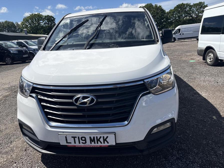2019 Hyundai iLoad – Model: iLoad SE CRDi – LT19MKK