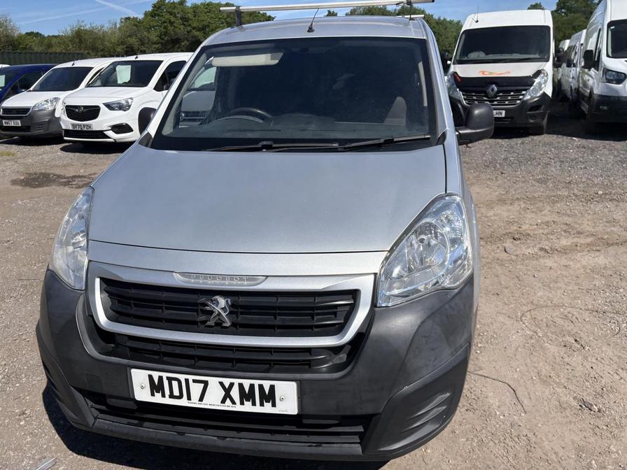 2017 Peugeot Partner – Model: Partner SE L1 Blue HDi – MD17XMM