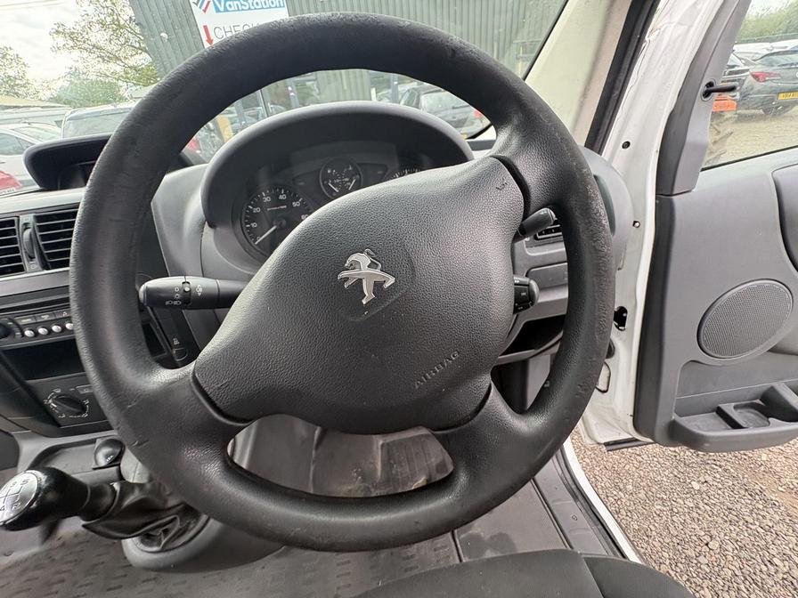 2015 Peugeot Expert – Model: Expert 1200 L2H1 HDi – NY15GJZ