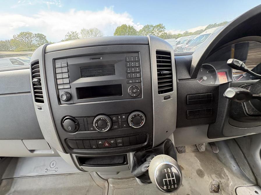 2014 Volkswagen Crafter – Model: Crafter CR35 Startline TDI BlueMotion Technology LWB – FL64UXN