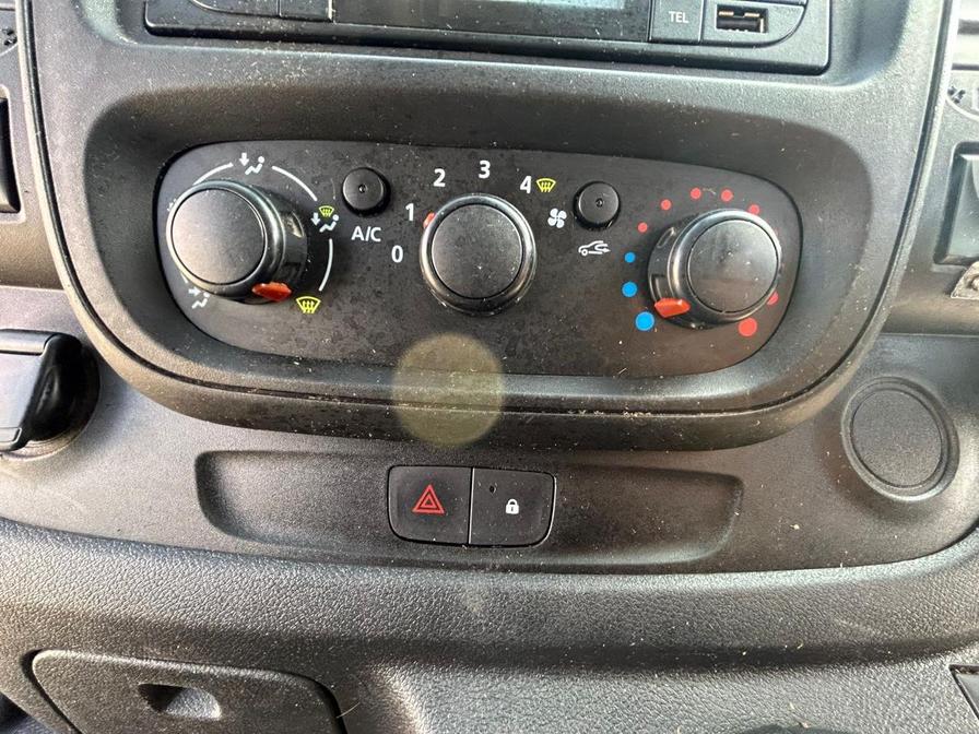 2017 Vauxhall Vivaro – Model: Vivaro  2700 CDTI – ML67HTZ