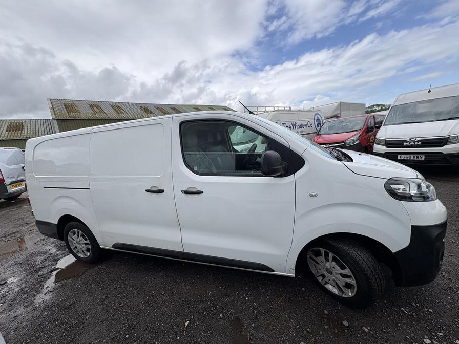 2020 Vauxhall Vivaro – Model: Vivaro 2900 Dynamic S/S – CN20CNX