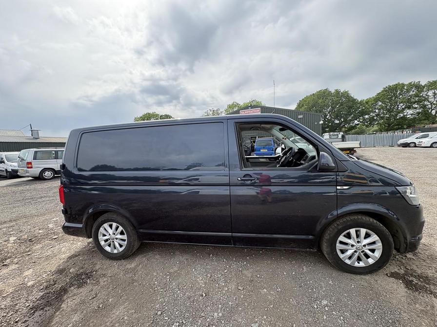 2016 Volkswagen Transporter – Model: Transporter T28 Highline TDI BlueMotion Technology – GJ66JJU